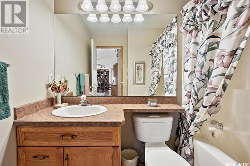 971 Fairbrother Close, Saskatoon, SK - Indoor Photo Showing Bathroom