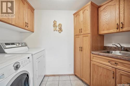 971 Fairbrother Close, Saskatoon, SK - Indoor Photo Showing Laundry Room