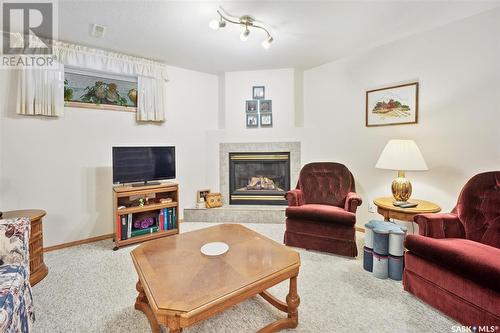 971 Fairbrother Close, Saskatoon, SK - Indoor Photo Showing Living Room With Fireplace