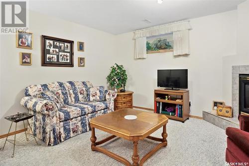 971 Fairbrother Close, Saskatoon, SK - Indoor Photo Showing Living Room With Fireplace