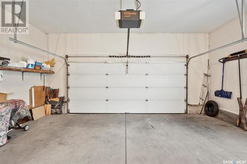 971 Fairbrother Close, Saskatoon, SK - Indoor Photo Showing Garage