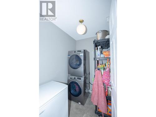 1045 Sutherland Avenue Unit# 344, Kelowna, BC - Indoor Photo Showing Laundry Room