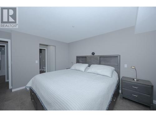 1045 Sutherland Avenue Unit# 344, Kelowna, BC - Indoor Photo Showing Bedroom