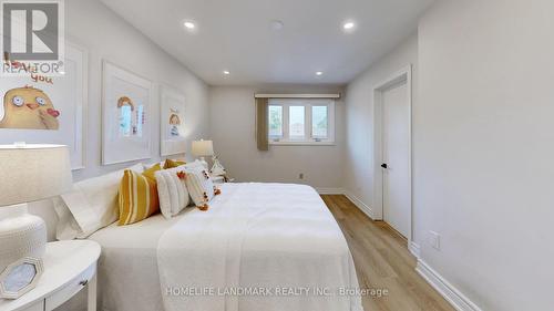 327 Sussex Avenue, Richmond Hill, ON - Indoor Photo Showing Bedroom