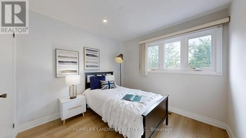 327 Sussex Avenue, Richmond Hill, ON - Indoor Photo Showing Bedroom