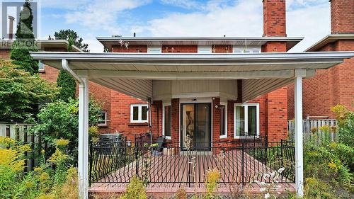 327 Sussex Avenue, Richmond Hill, ON - Outdoor