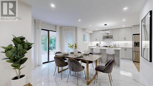 327 Sussex Avenue, Richmond Hill, ON - Indoor Photo Showing Dining Room