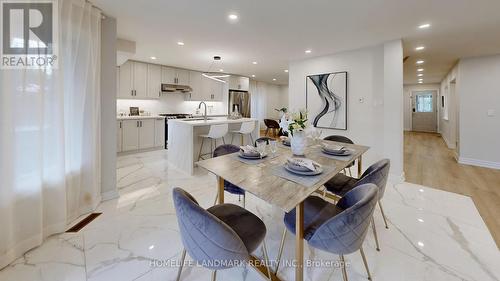 327 Sussex Avenue, Richmond Hill, ON - Indoor Photo Showing Dining Room