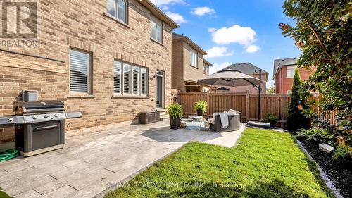 33 Midcrest Circle N, Brampton, ON - Outdoor