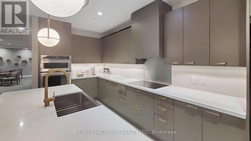 807 - 1800 The Collegeway Way, Mississauga, ON - Indoor Photo Showing Kitchen