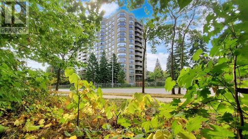 807 - 1800 The Collegeway Way, Mississauga, ON - Outdoor