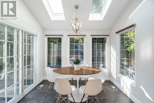 2112 Constance Drive, Oakville, ON - Indoor Photo Showing Dining Room