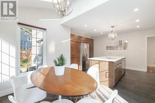 2112 Constance Drive, Oakville, ON - Indoor Photo Showing Dining Room