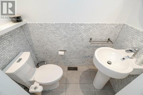 2112 Constance Drive, Oakville, ON - Indoor Photo Showing Bathroom