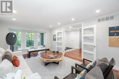 2112 Constance Drive, Oakville, ON - Indoor Photo Showing Living Room