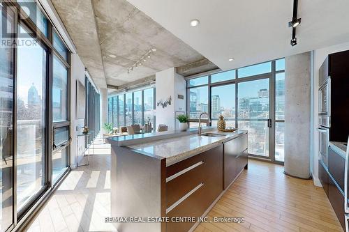 312 - 33 Mill Street, Toronto, ON - Indoor Photo Showing Kitchen