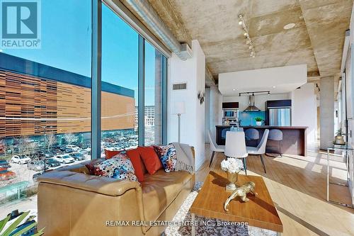 312 - 33 Mill Street, Toronto, ON - Indoor Photo Showing Living Room