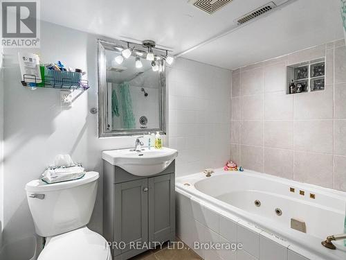 99 Howick Avenue W, Toronto, ON - Indoor Photo Showing Bathroom