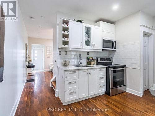 99 Howick Avenue W, Toronto, ON - Indoor Photo Showing Kitchen With Upgraded Kitchen