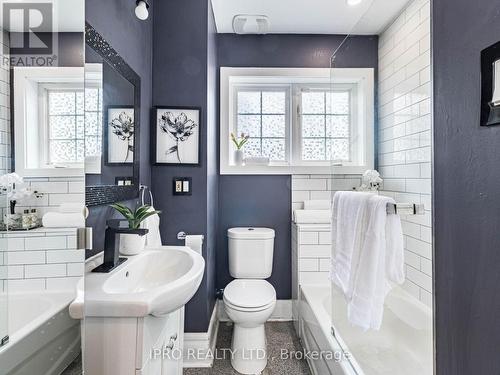 99 Howick Avenue W, Toronto, ON - Indoor Photo Showing Bathroom