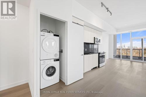 1106 - 859 The Queensway, Toronto, ON - Indoor Photo Showing Laundry Room