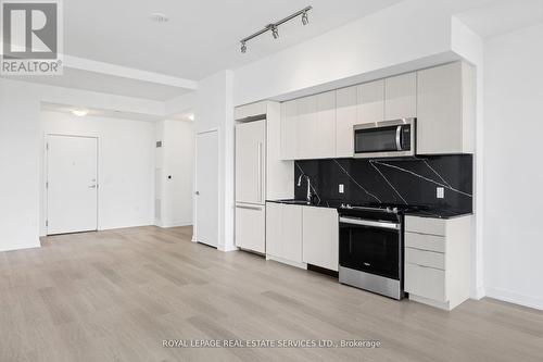 1106 - 859 The Queensway, Toronto, ON - Indoor Photo Showing Kitchen