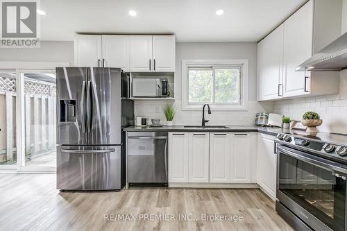 28 Navenby Crescent, Toronto, ON - Indoor Photo Showing Kitchen With Upgraded Kitchen