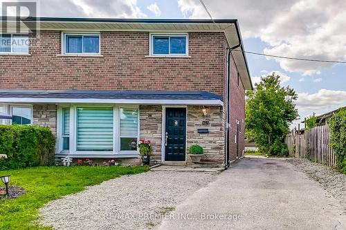 28 Navenby Crescent, Toronto, ON - Outdoor