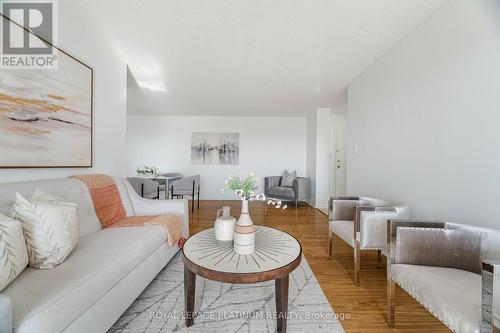 1005 - 30 Malta Avenue, Brampton, ON - Indoor Photo Showing Living Room