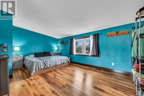 8029 Silver Street, West Lincoln, ON - Indoor Photo Showing Bedroom