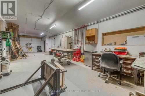 8029 Silver Street, West Lincoln, ON - Indoor Photo Showing Garage