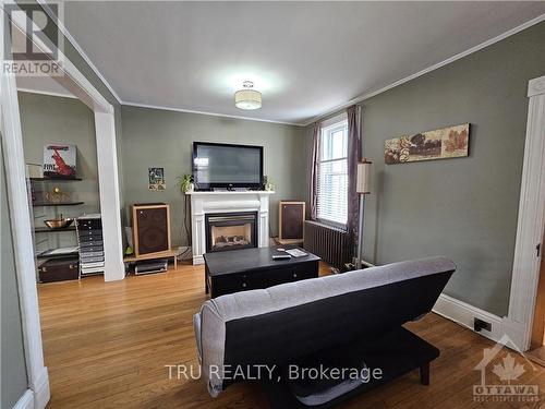 64 Abbott Street, Brockville (810 - Brockville), ON - Indoor With Fireplace