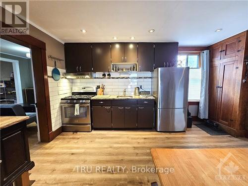 64 Abbott Street, Brockville (810 - Brockville), ON - Indoor Photo Showing Kitchen