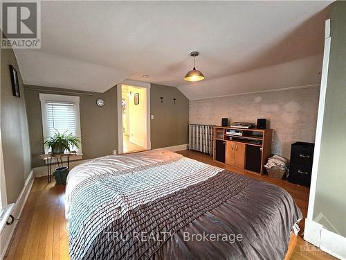 64 Abbott Street, Brockville (810 - Brockville), ON - Indoor Photo Showing Bedroom