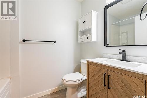 132B 110Th Street W, Saskatoon, SK - Indoor Photo Showing Bathroom