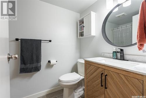 132B 110Th Street W, Saskatoon, SK - Indoor Photo Showing Bathroom