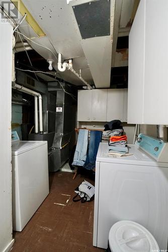 2305 Atkinson Street, Regina, SK - Indoor Photo Showing Laundry Room