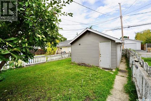 2305 Atkinson Street, Regina, SK - Outdoor