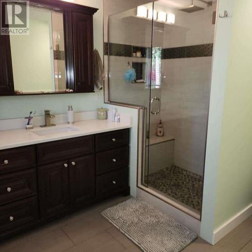 4700 Schubert Road, Armstrong, BC - Indoor Photo Showing Bathroom