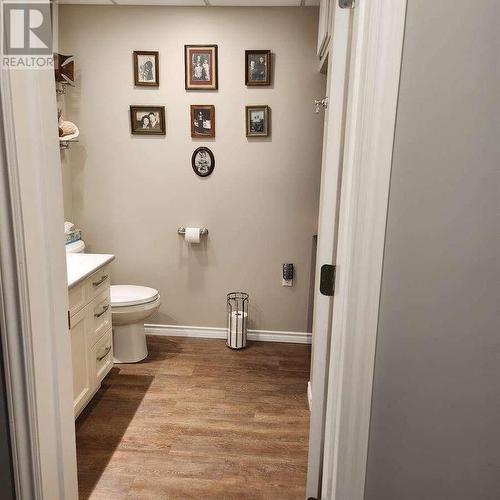 4700 Schubert Road, Armstrong, BC - Indoor Photo Showing Bathroom