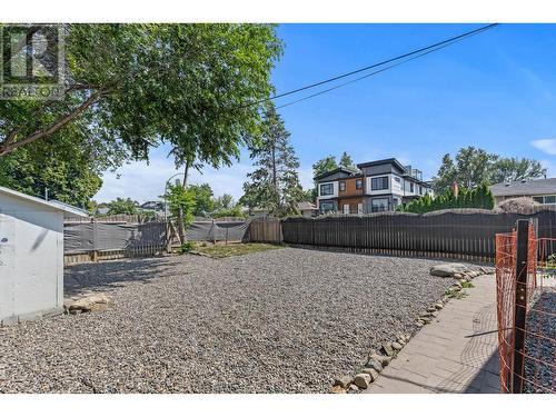 2293 Woodlawn Street, Kelowna, BC - Outdoor