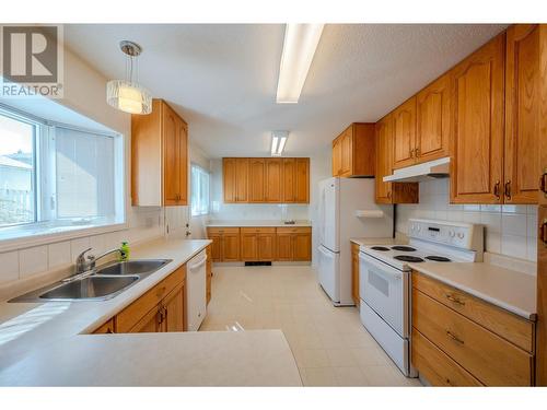 1448 Darmouth Street, Penticton, BC - Indoor Photo Showing Kitchen With Double Sink