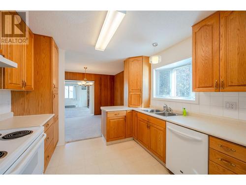 1448 Darmouth Street, Penticton, BC - Indoor Photo Showing Kitchen With Double Sink