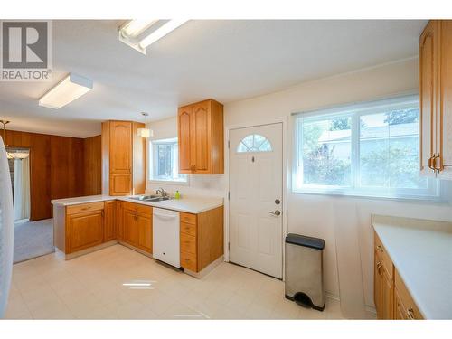 1448 Darmouth Street, Penticton, BC - Indoor Photo Showing Kitchen With Double Sink