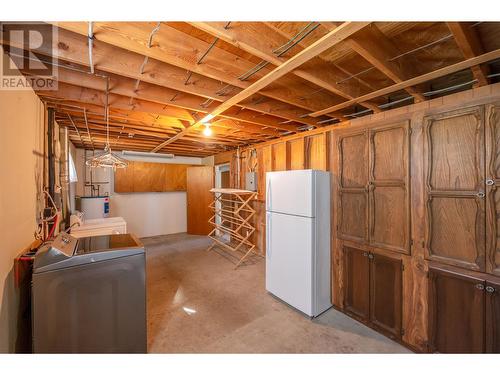 1448 Darmouth Street, Penticton, BC - Indoor Photo Showing Laundry Room