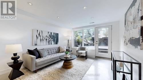 4 Casci Avenue, Toronto, ON - Indoor Photo Showing Living Room