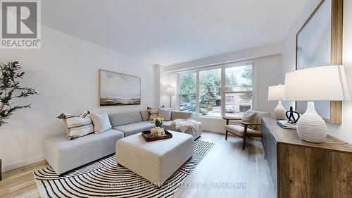 4 Casci Avenue, Toronto, ON - Indoor Photo Showing Living Room