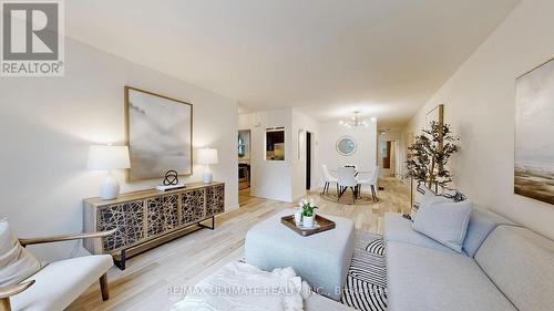 4 Casci Avenue, Toronto, ON - Indoor Photo Showing Living Room