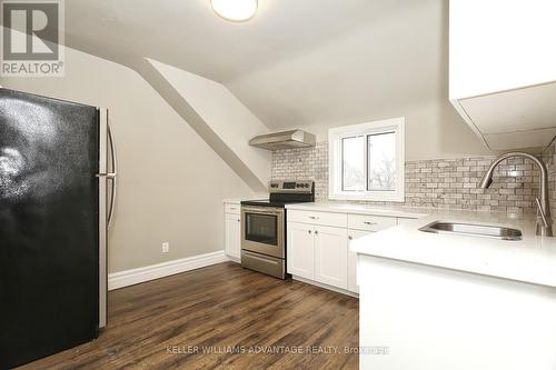 Upper - 254 Hibbert Avenue, Oshawa, ON - Indoor Photo Showing Kitchen With Upgraded Kitchen