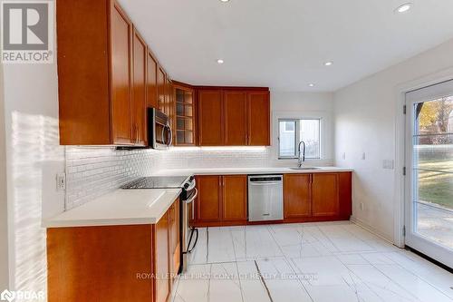 141 Ardagh Road, Barrie, ON - Indoor Photo Showing Kitchen